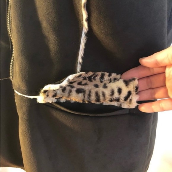 Chico's 1 Faux Brown Suede vest with faux leopard fur - Picture 5 of 8